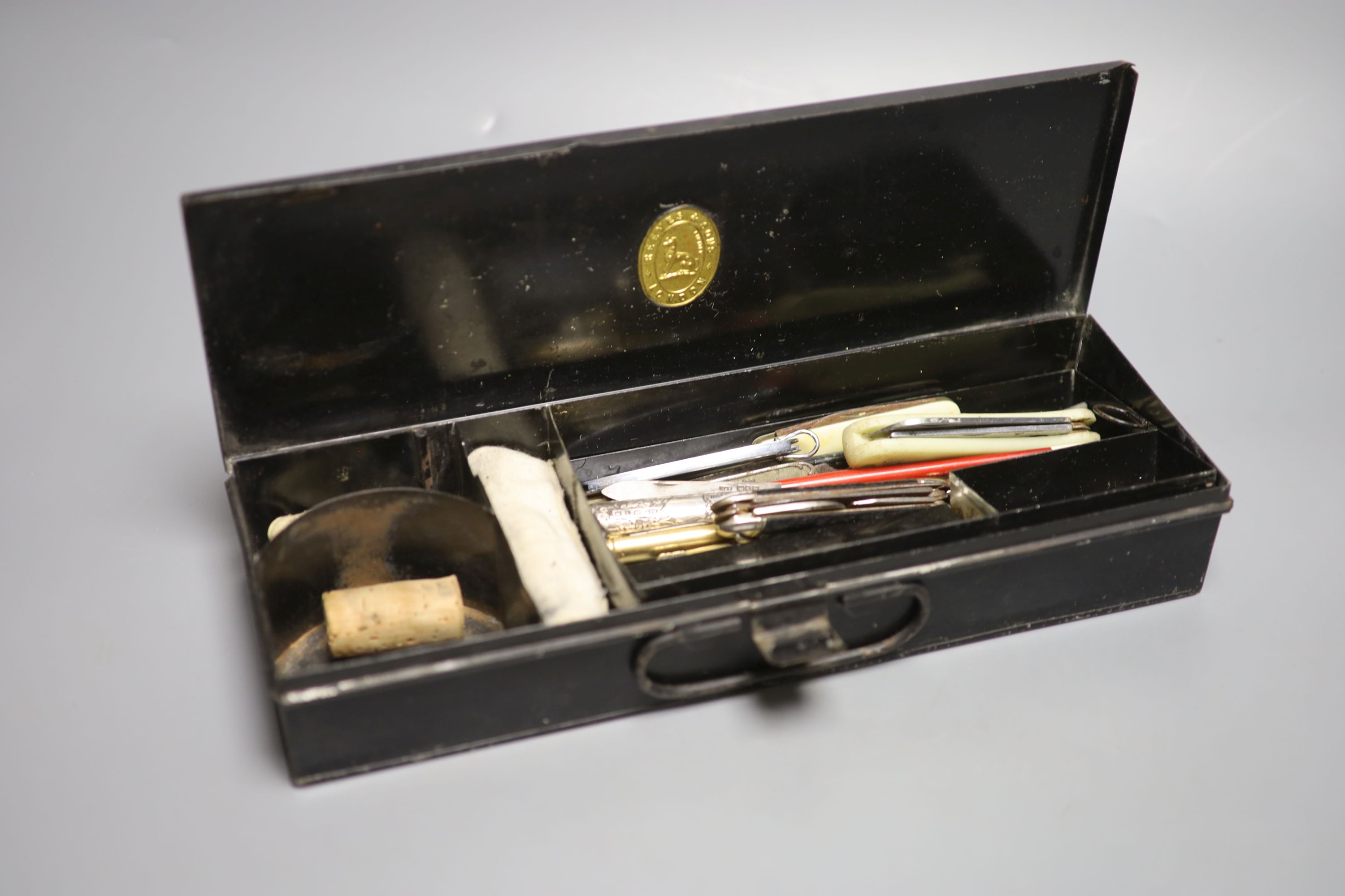 A Victorian Reeves & Son artists paint box with mixed pen knives